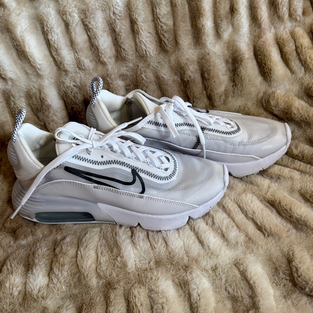 Nike Air Max 2090 White and Black Athletic Sneakers